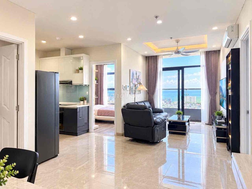 Квартира, 3 спальни · 100 м² 3