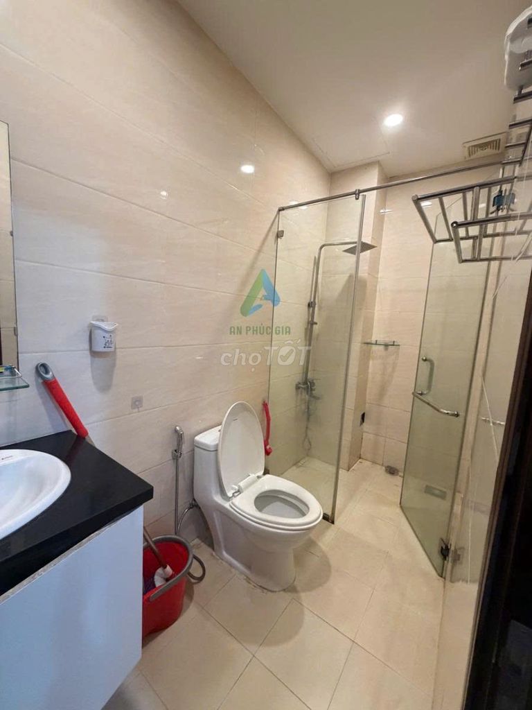 Дом, 8 спален · 100 м²