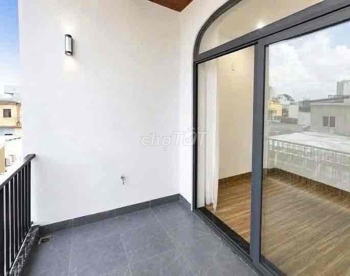 Дом, 4 спальни · 70 м²