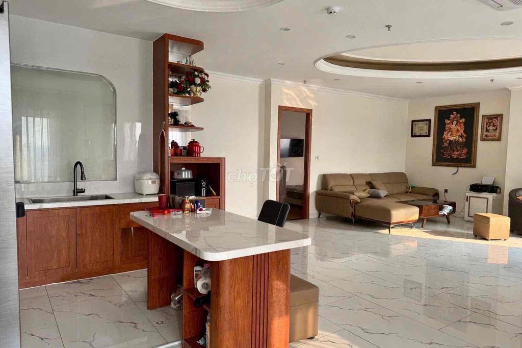 Квартира, 2 спальни · 100 м² 2