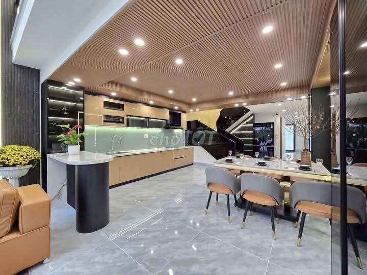 Дом, 3 спальни · 100 м² 3