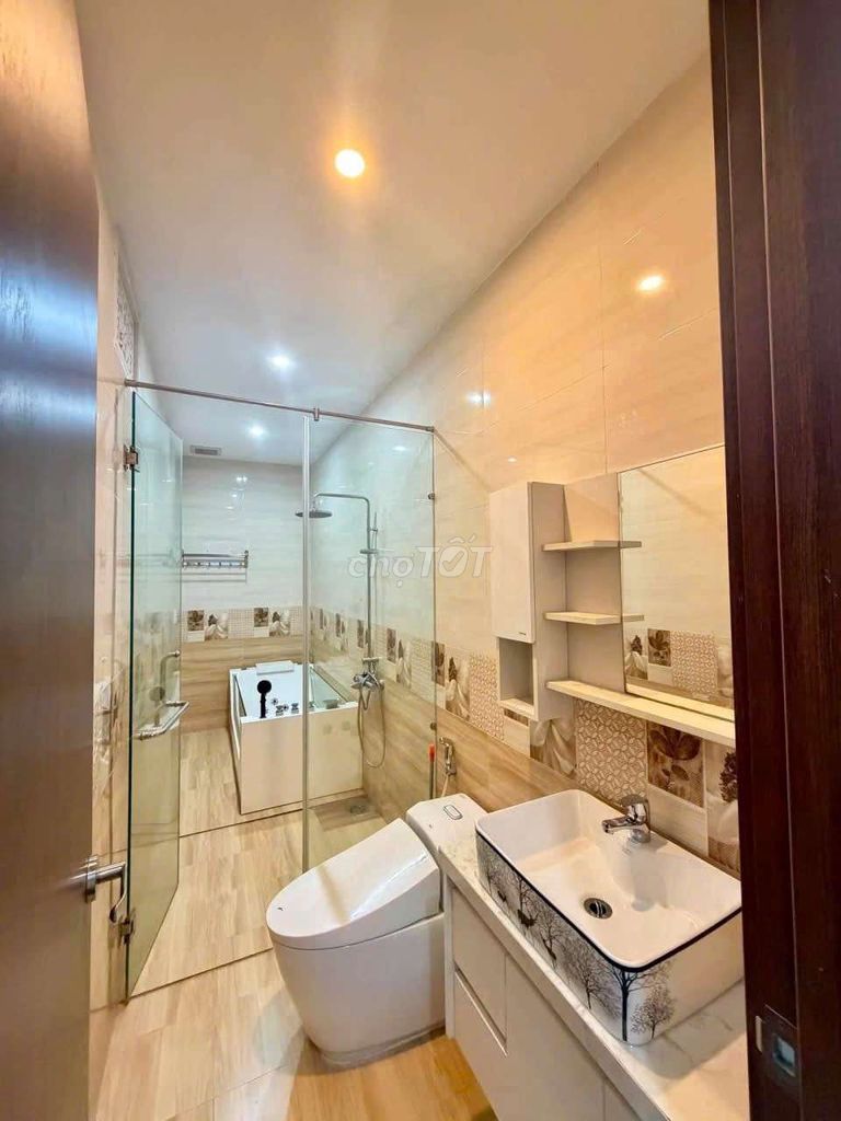 Дом, 5 спален · 100 м² 5