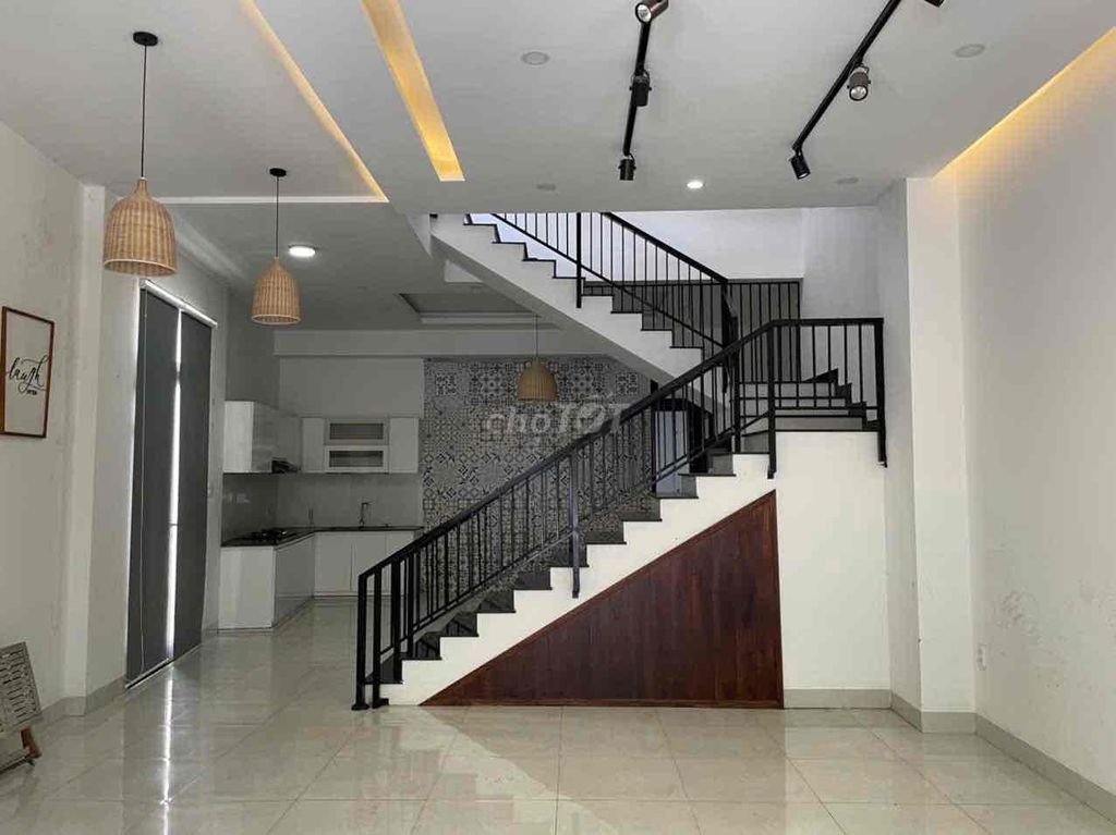 Дом, 5 спален · 90 м² 2