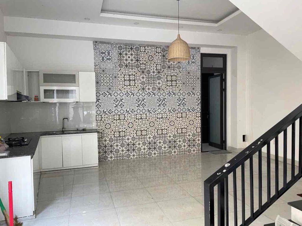 Дом, 5 спален · 90 м² 3