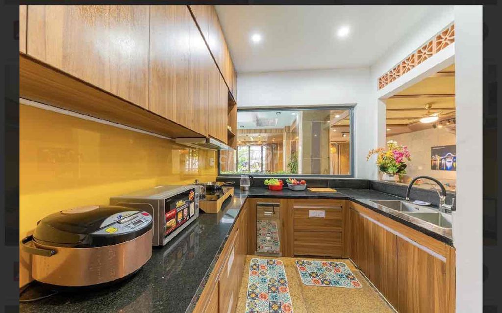 Дом, 6 спален · 300 м² 5