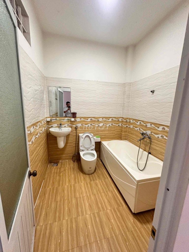 Дом, 4 спальни · 100 м² 3