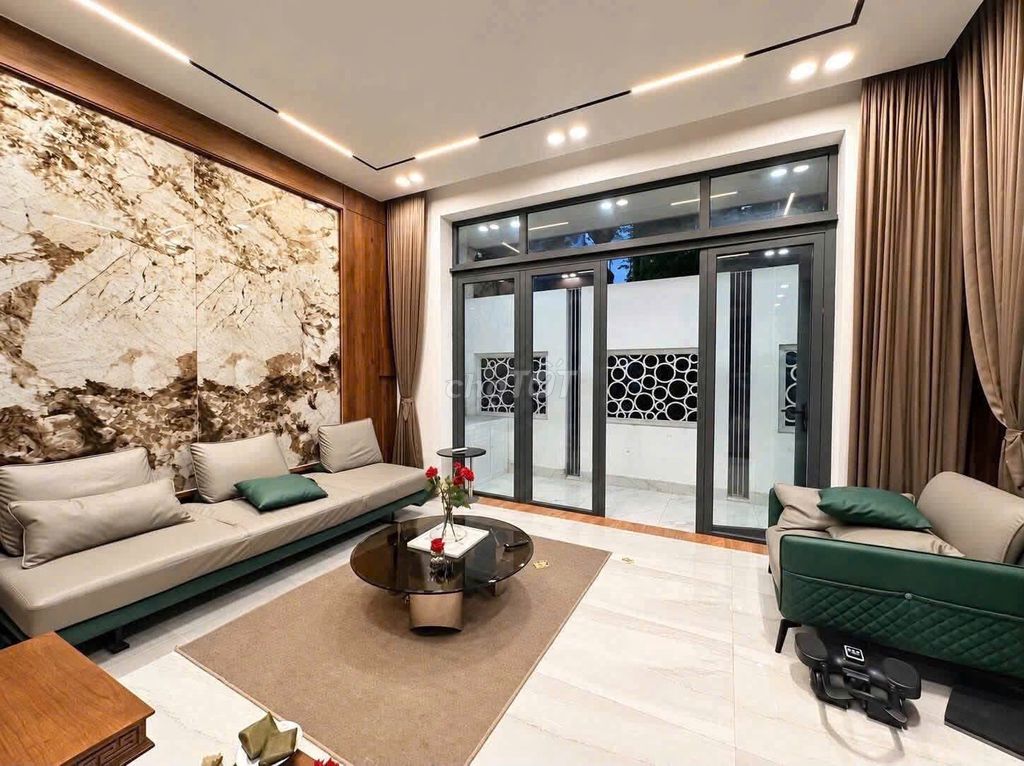 Дом, 4 спальни · 170 м² 6