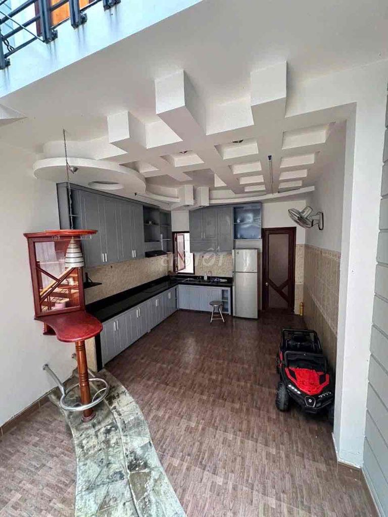 Дом, 3 спальни · 100 м² 6