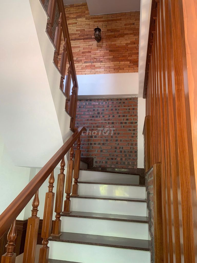 Дом, 3 спальни · 170 м²
