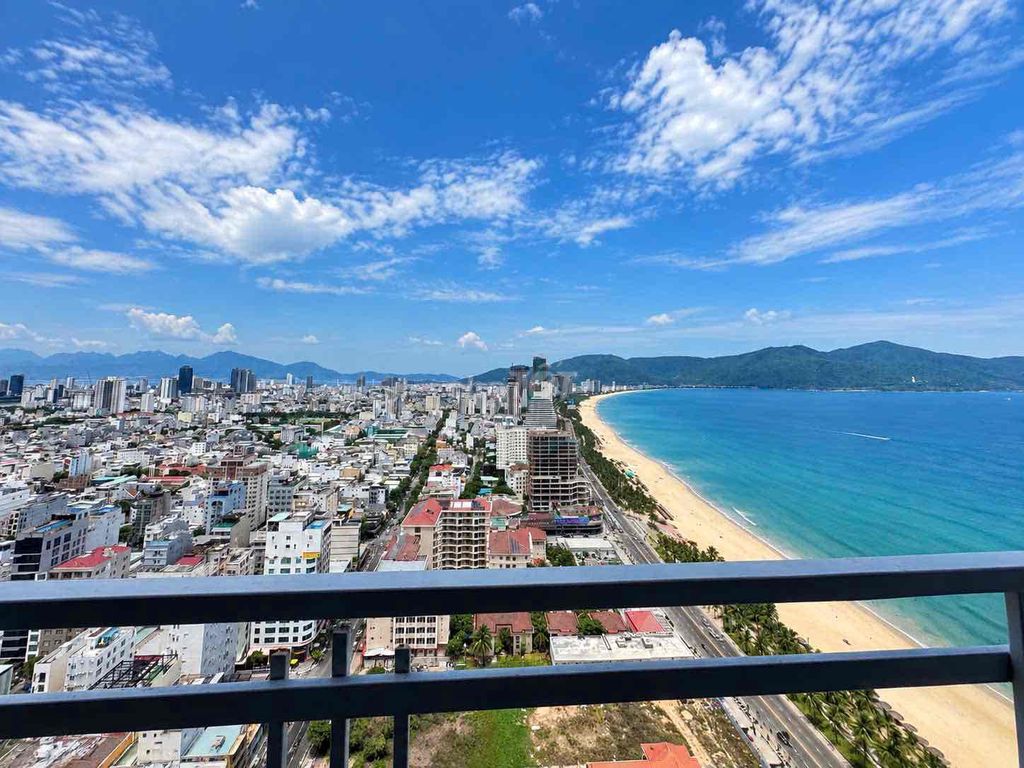 Квартира, 2 спальни · 65 м²
