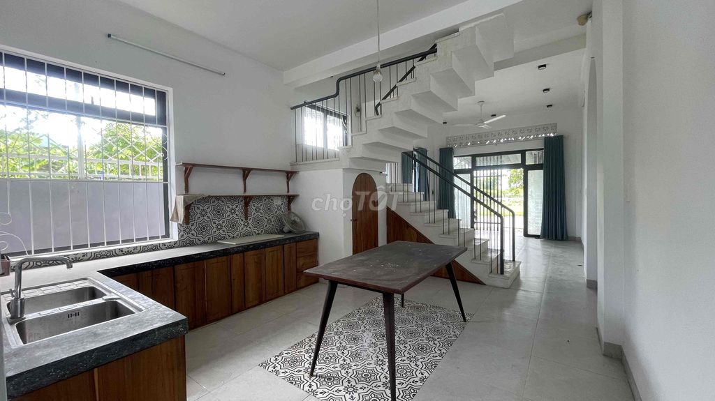 Дом, 5 спален · 120 м²