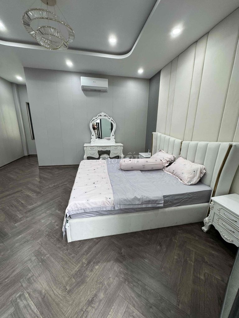 Дом, 3 спальни · 100 м²