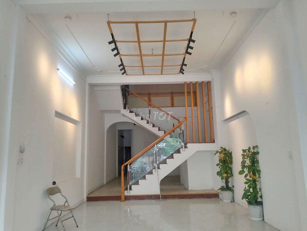 Дом, 5 спален · 90 м² 2