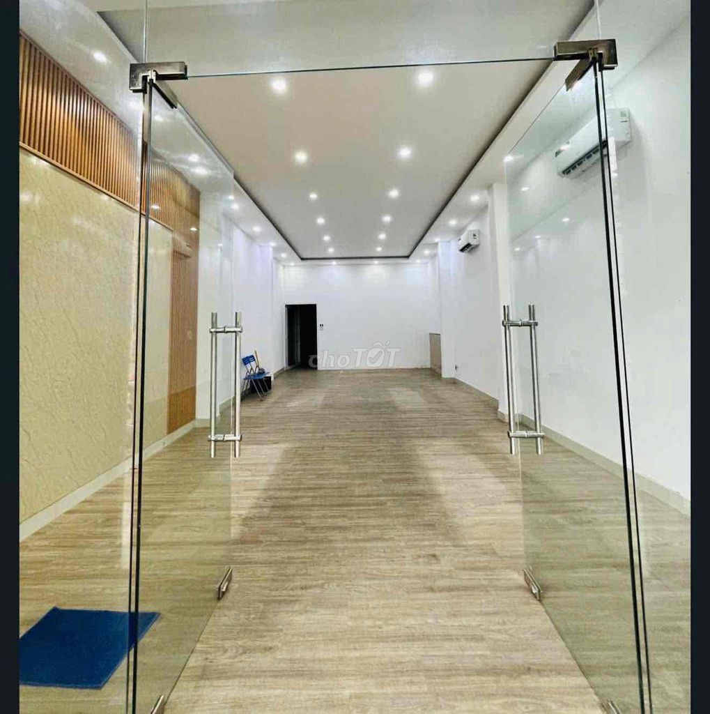 Дом, 8 спален · 200 м² 5
