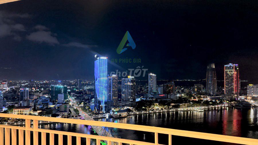 Квартира, 2 спальни · 90 м² 2