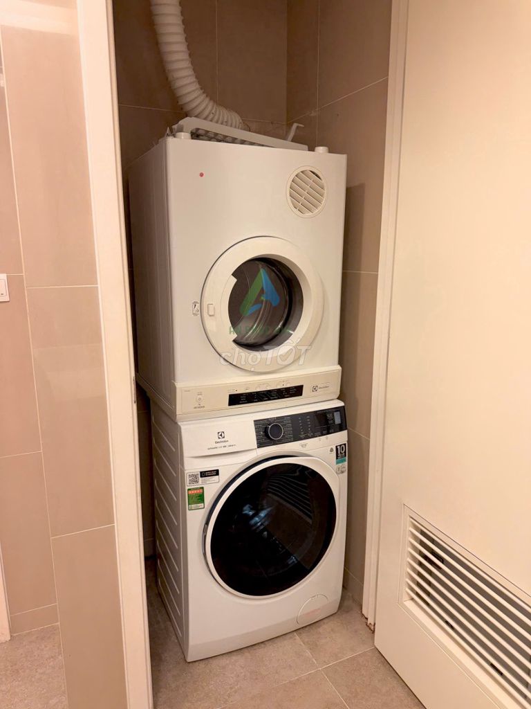 Квартира, 2 спальни · 90 м² 3