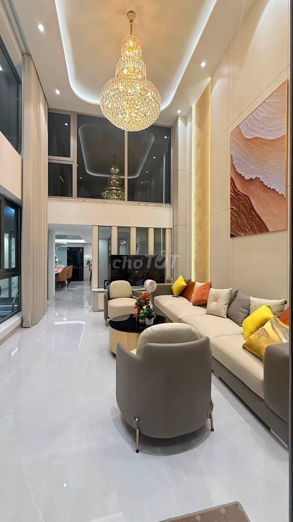 Дом, 11 спален · 600 м² 2