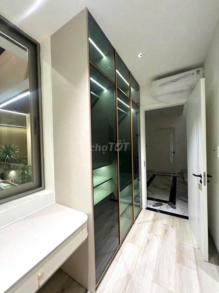Дом, 11 спален · 600 м² 8