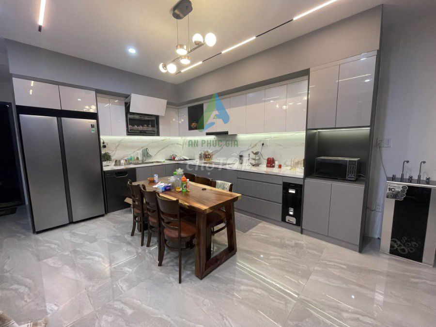 Дом, 3 спальни · 125 м²
