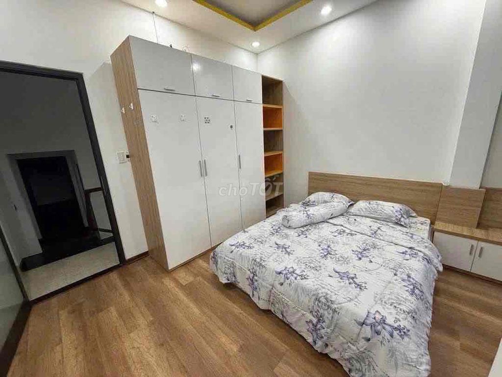 Дом, 4 спальни · 75 м² 2