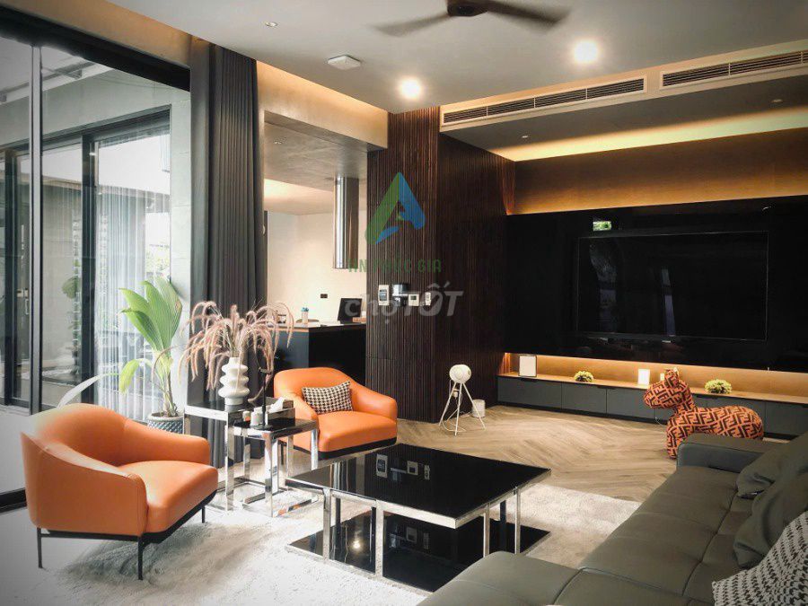 Дом, 4 спальни · 400 м² 5