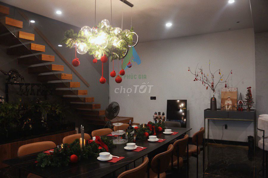 Дом, 4 спальни · 400 м² 7