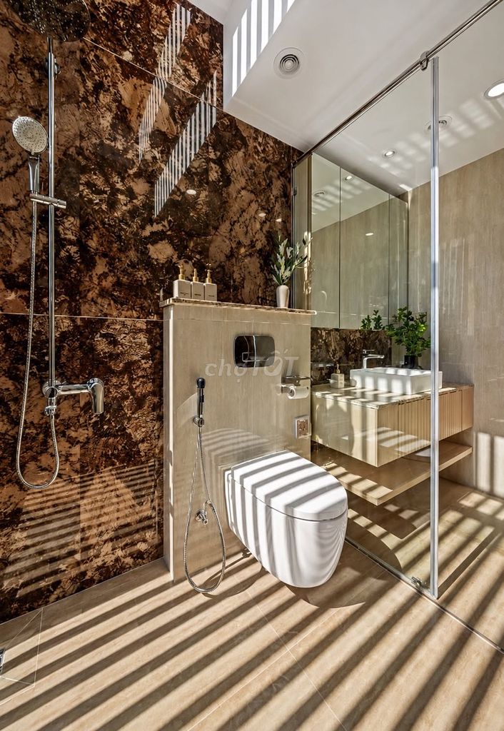 Дом, 6 спален · 300 м² 2