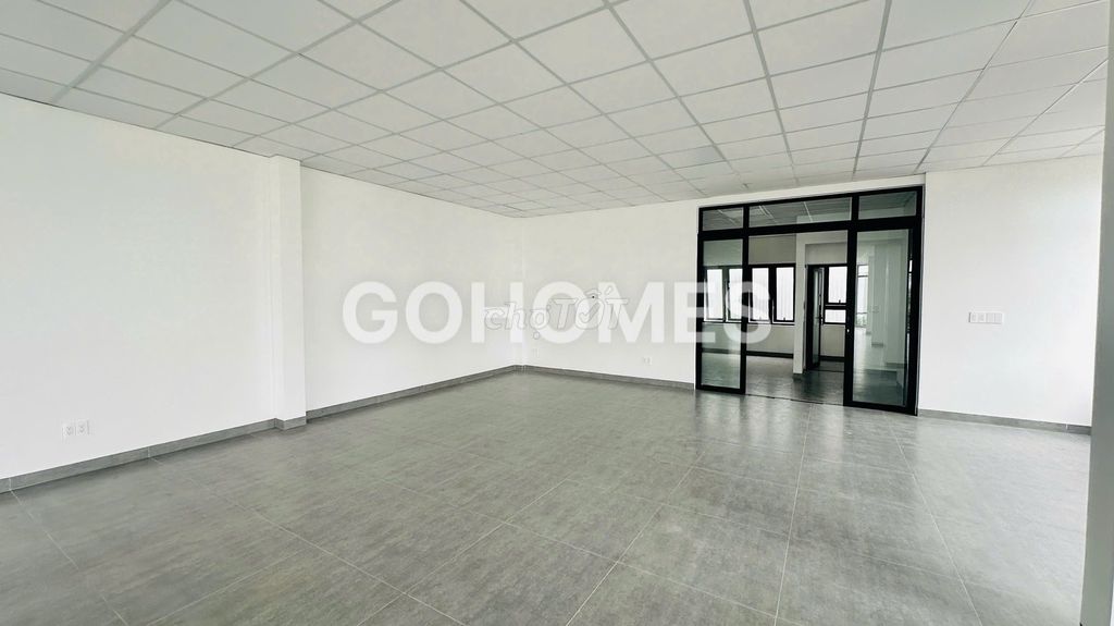 180 м²