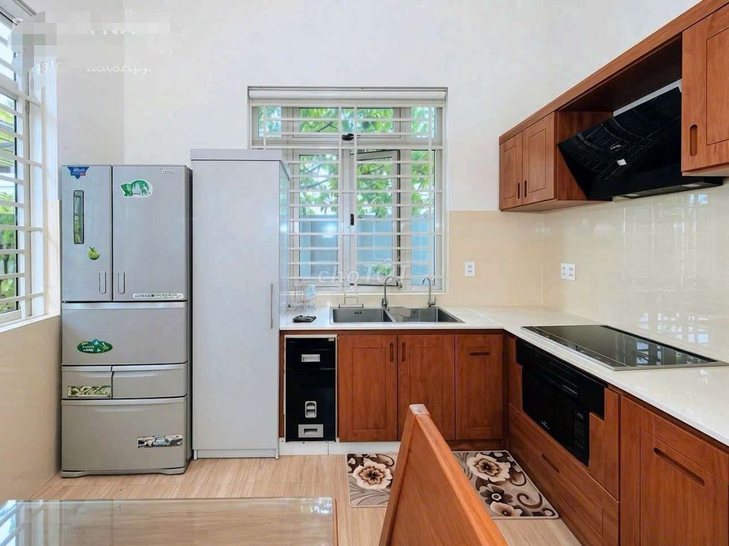 Дом, 2 спальни · 300 м² 8