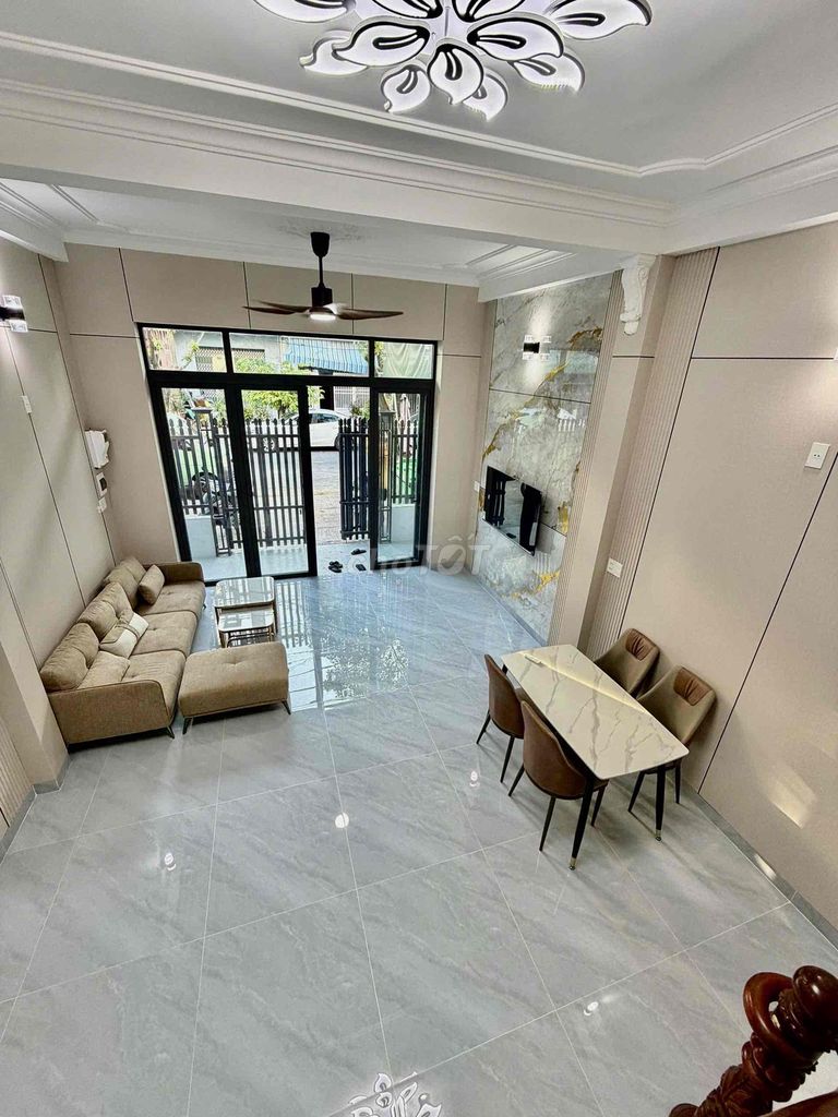 Дом, 4 спальни · 70 м² 2