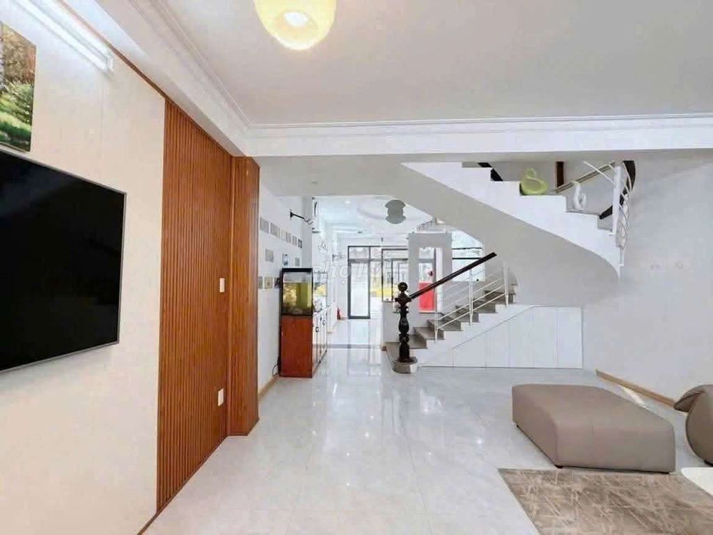 Дом, 5 спален · 125 м² 3