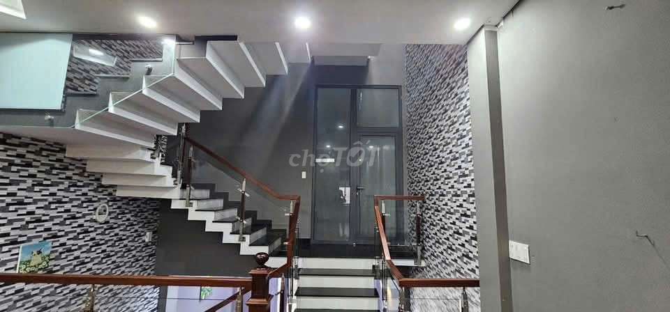 Дом, 4 спальни · 90 м² 3