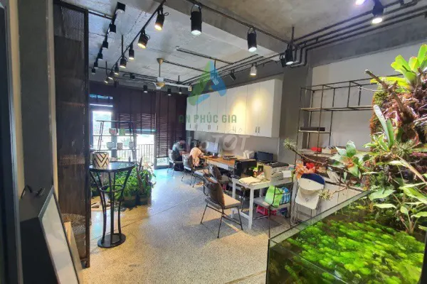 Дом, 6 спален · 100 м²