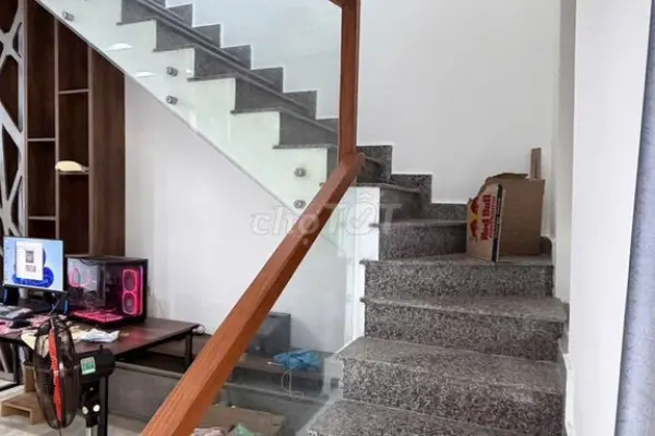 Дом, 3 спальни · 100 м²