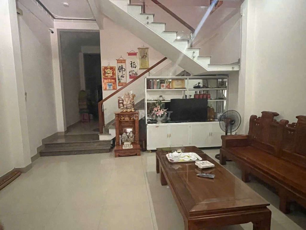 Дом, 3 спальни · 72 м²
