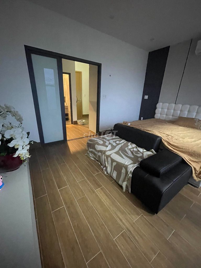 Дом, 4 спальни · 125 м²