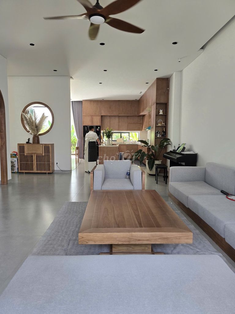 Дом, 5 спален · 263 м² 3