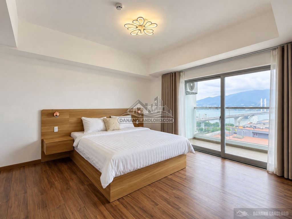 Квартира, 3 спальни · 168 м² 7