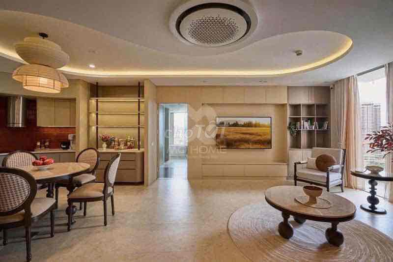Квартира, 3 спальни · 144 м²