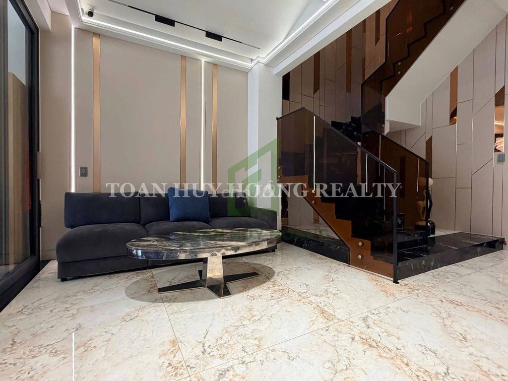 Дом, 3 спальни · 100 м²