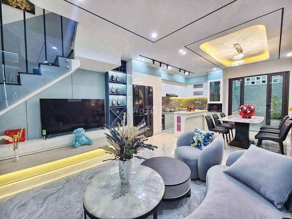 Дом, 3 спальни · 75 м²