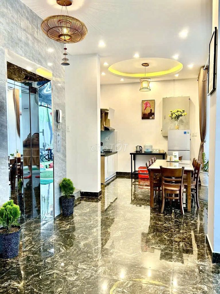 Дом, 8 спален · 200 м² 4