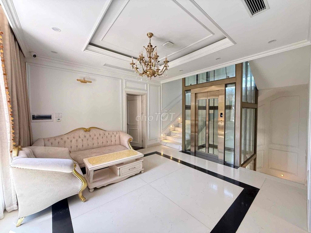 Дом, 8 спален · 700 м² 3