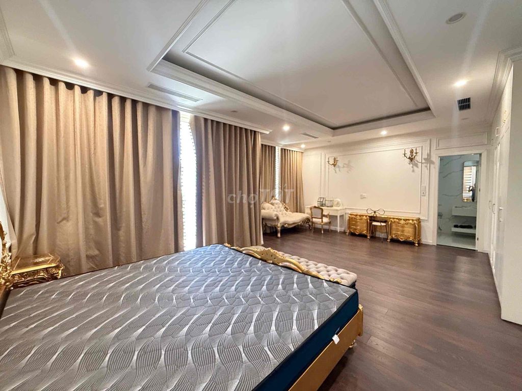 Дом, 8 спален · 700 м² 6