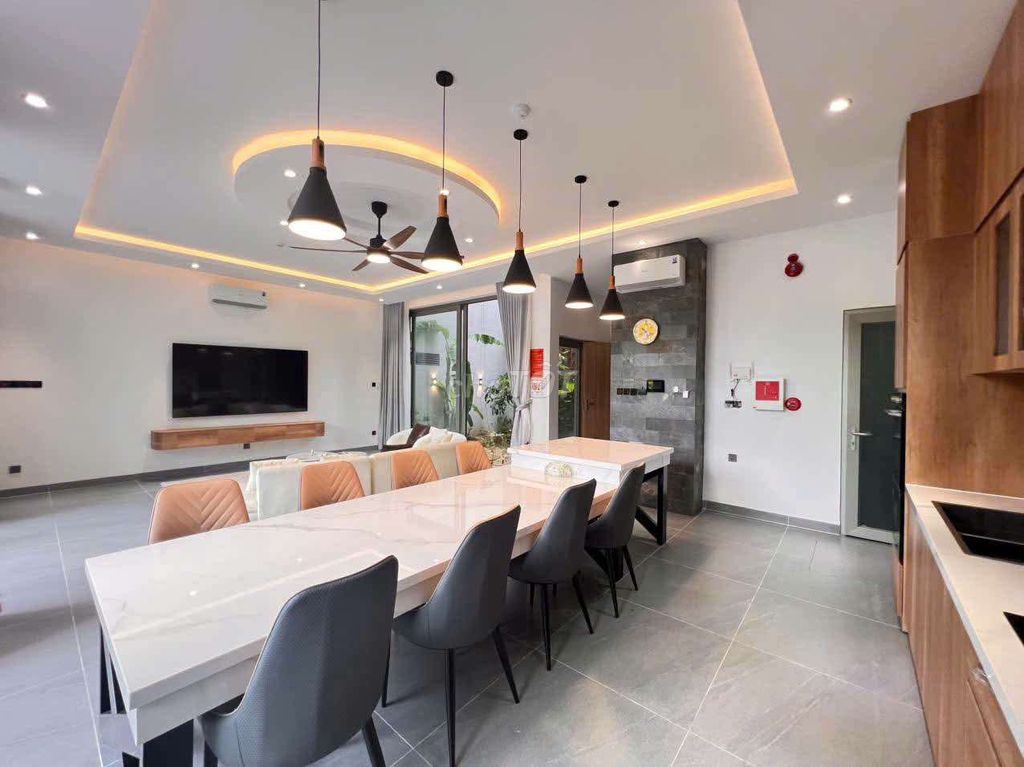Дом, 6 спален · 200 м² 4