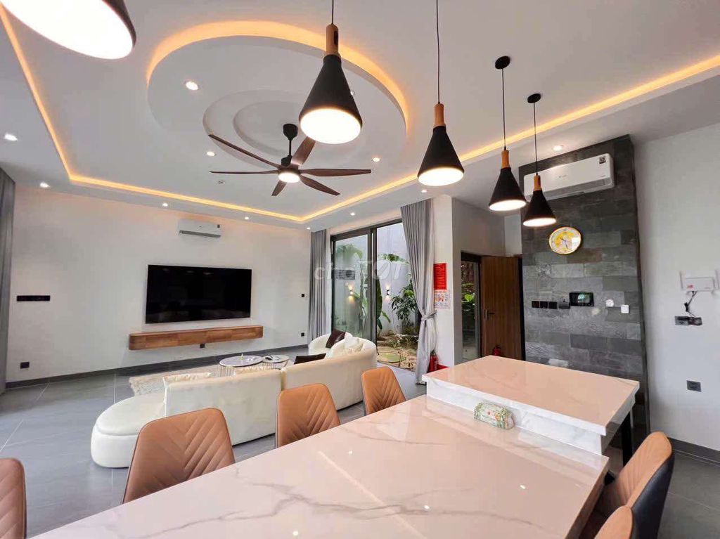 Дом, 6 спален · 200 м² 6