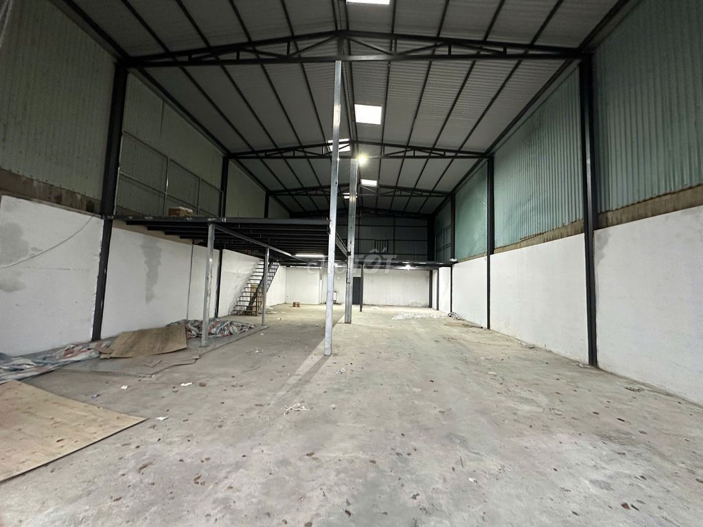 200 м²