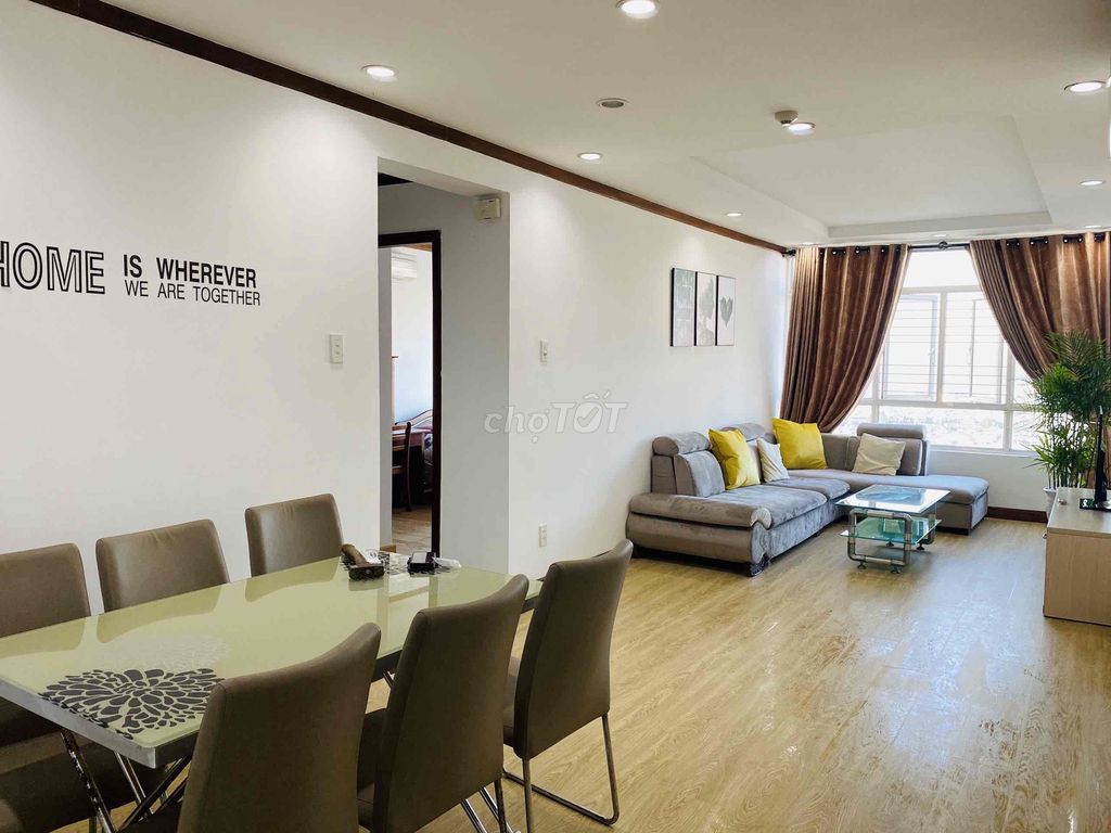 Квартира, 3 спальни · 117 м²