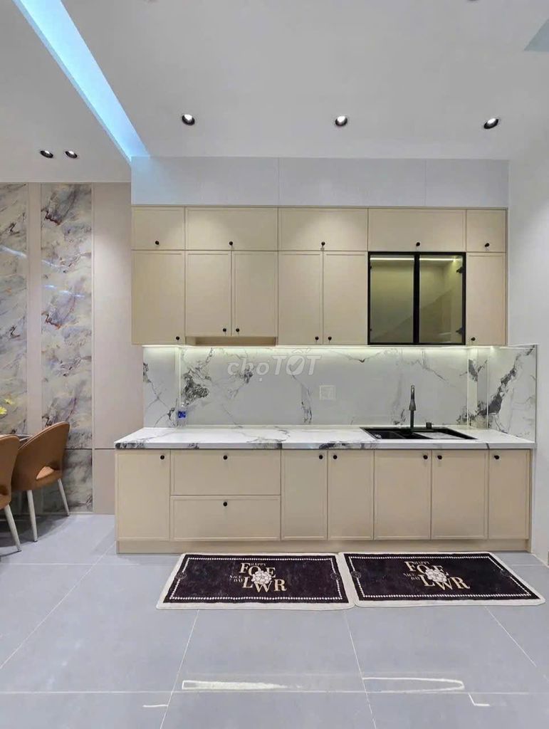 Дом, 5 спален · 50 м²
