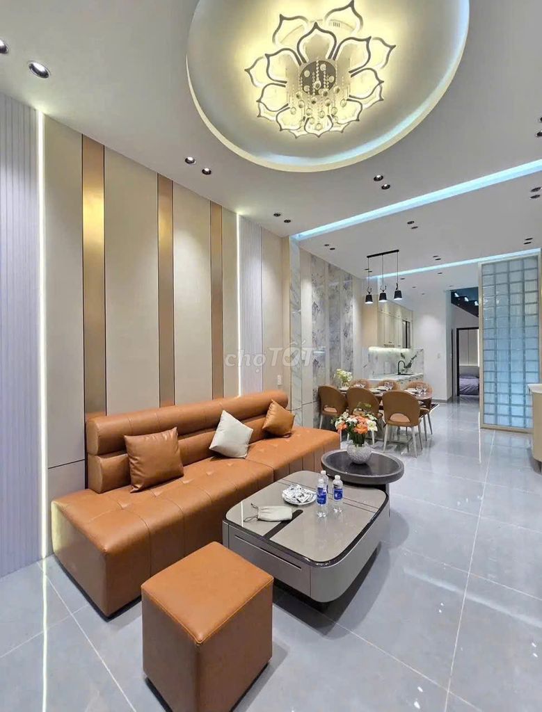Дом, 5 спален · 50 м² 5